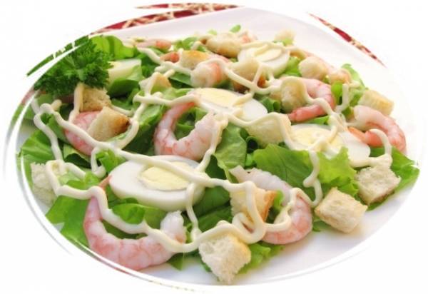 Салат с креветками сухариками рецепт
